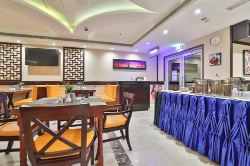 Deluxe Apartment Near Abu Hail Park Dubai 9 Luxury Bookings