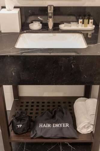 Deluxe Queen Room Near Madison Square Park NYC 6 Luxury Bookings