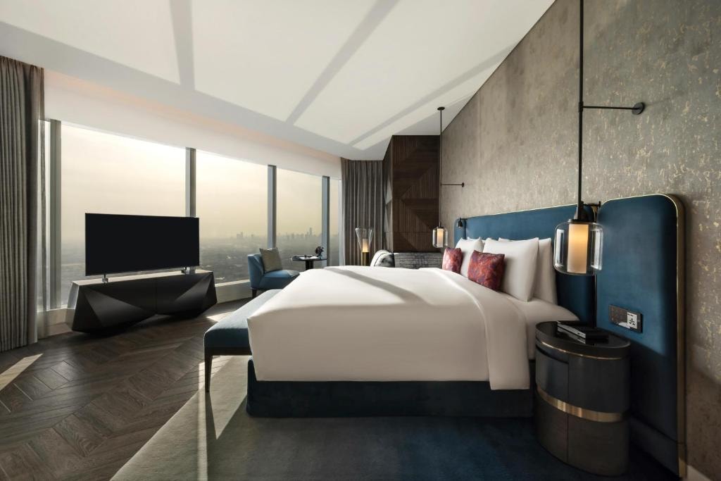 King Room Near Masjid Bani Hashim Dubai Luxury Bookings