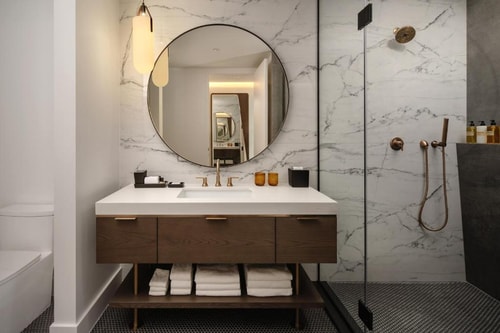 King Room Near Federal Reserve Bank HOU 7 Luxury Bookings