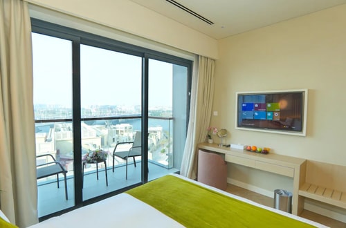 Premier Room Near Al Jadaf Metro Station 2 Luxury Bookings