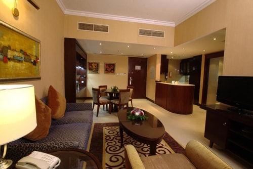 Deluxe Two Bedroom Suite Near Cady Royal Medical 4 Luxury Bookings