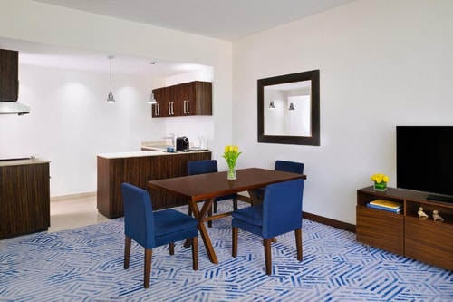 Stylish Two Bedroom Suite Near World Trade Center 5 Luxury Bookings