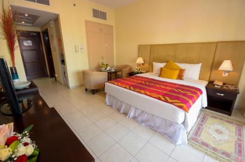 Standard Studio Near Viva Supermarket 01 0 Luxury Bookings