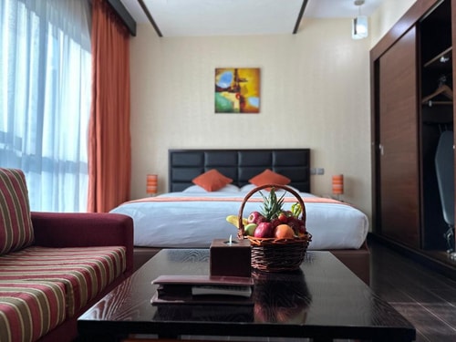 Deluxe Studio Near Sobha Realty Metro Station 3 Luxury Bookings