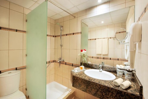 One Bedroom Apartments Near Khalid Lake 6 Luxury Bookings