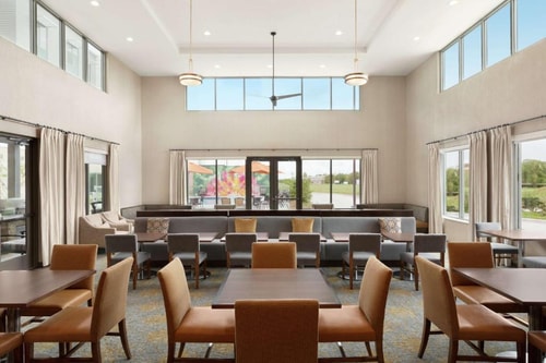 Queen Studio Near The Park At Willbern HOU 13 Luxury Bookings