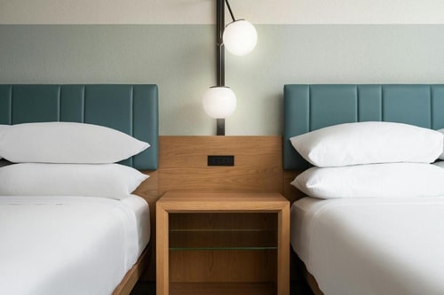 Queen Room Near Circle K ORL 3 Luxury Bookings