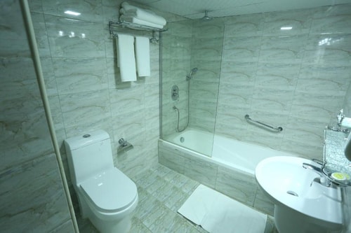 Standard King or Twin Room Near Baniyas Metro Stat 3 Luxury Bookings