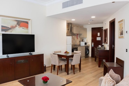 Studio Apartment Near Dubai Internet City Metro 4 Luxury Bookings