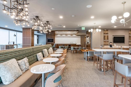 King Room Near Chipotle Mexican Grill DAL 13 Luxury Bookings