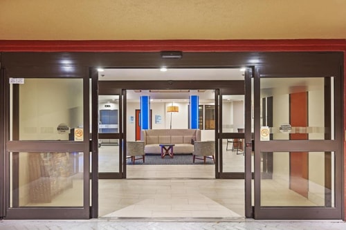 Standard Room Near Memorial Park HOU 10 Luxury Bookings