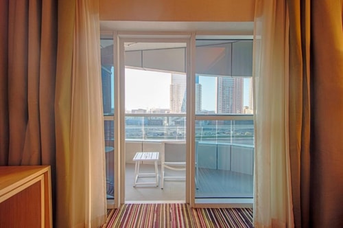 Luxury Deluxe  Room Next To Internet Metro 2 Luxury Bookings