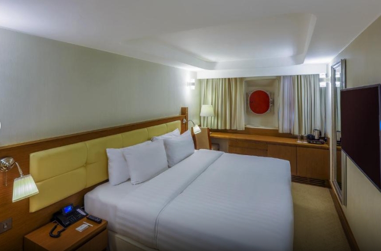 Classic King Room Near Port Saeed Dubai Luxury Bookings