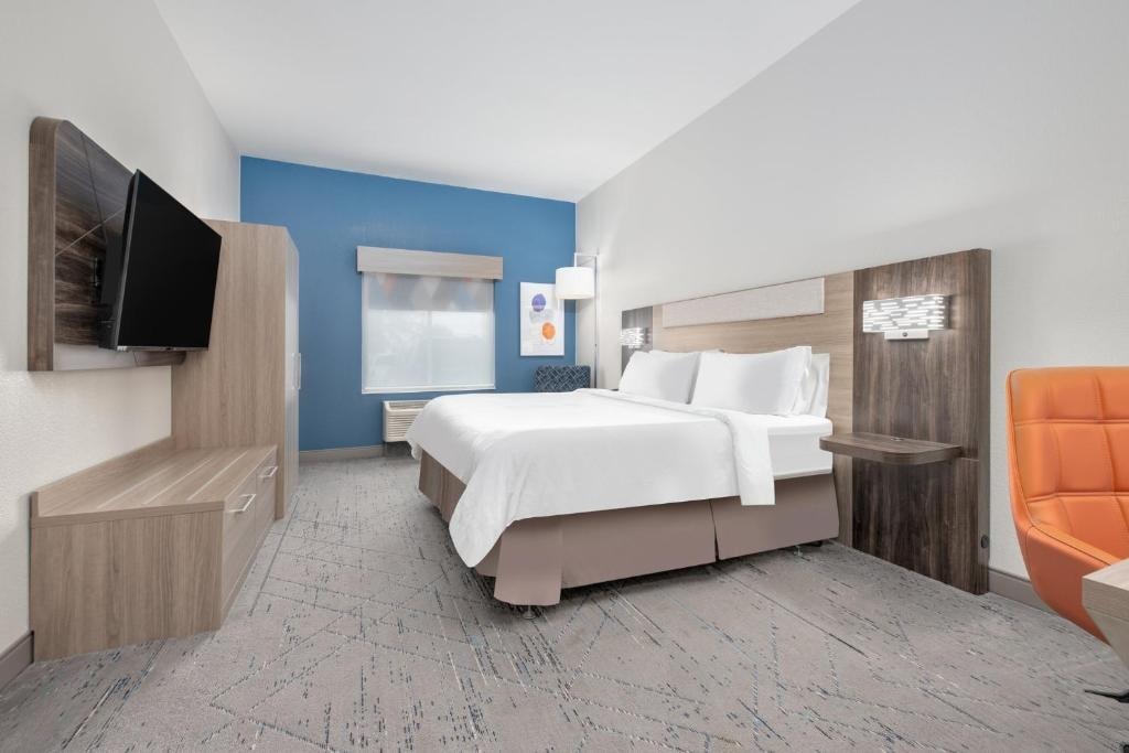 Standard Room Near Golden Corral Buffet Grill DAL Luxury Bookings
