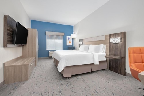 Standard Room Near Golden Corral Buffet Grill DAL Luxury Bookings