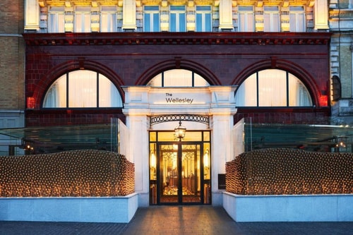 Deluxe Queen Room Near The Wellness Lab LON 12 Luxury Bookings