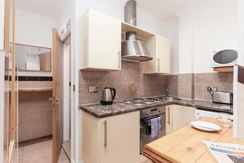 Deluxe Apartment Near Sobell Leisure Centre LON 5 Luxury Bookings