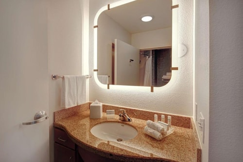 1 Bedroom King Suite Near Kezar Life Sciences SAN 8 Luxury Bookings