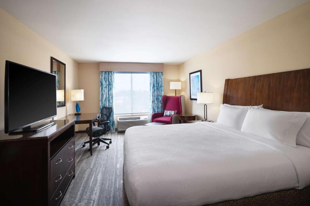 King Room Near US Treasury Department HOU Luxury Bookings