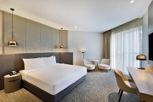 Standard King Or Twin Room Near Mall Of Emirates 2 Luxury Bookings