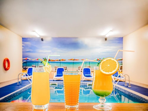 Premier 2 Bedroom Apartment Near To Sahara Center 10 Luxury Bookings