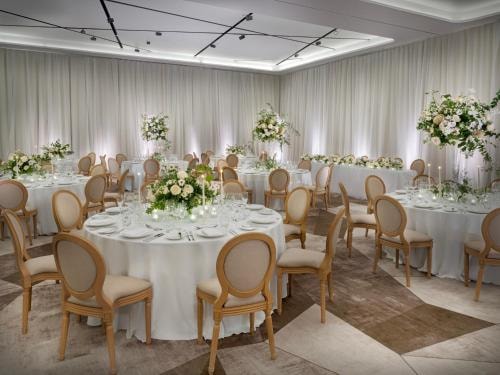 Classic King Room Near Alpha Sights LON 10 Luxury Bookings