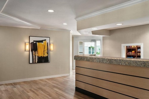 King Studio Suite Near Willowbrook WWTP HOU 8 Luxury Bookings