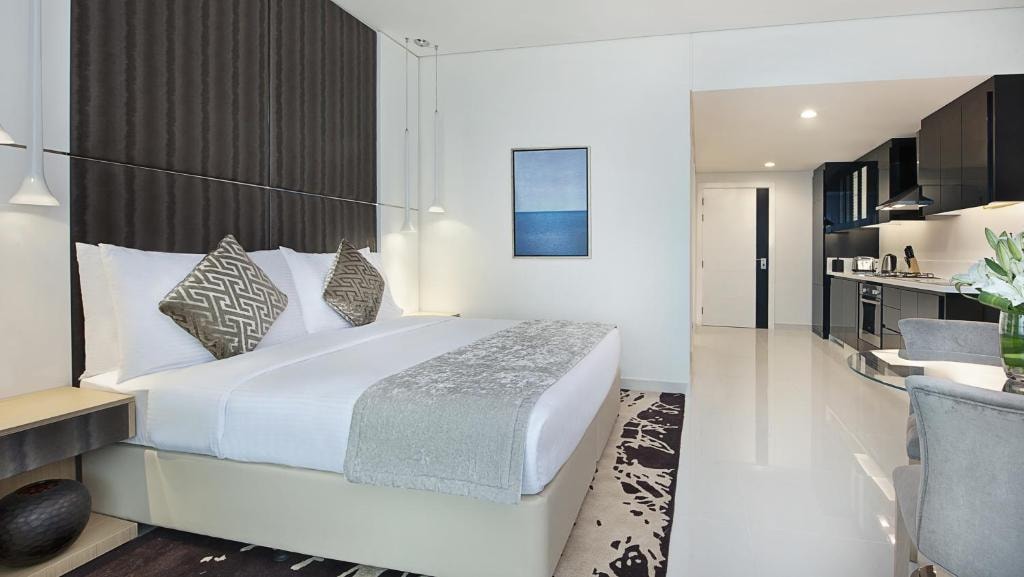 Deluxe Room Near Binghatti Canal By Luxury Booking Luxury Bookings