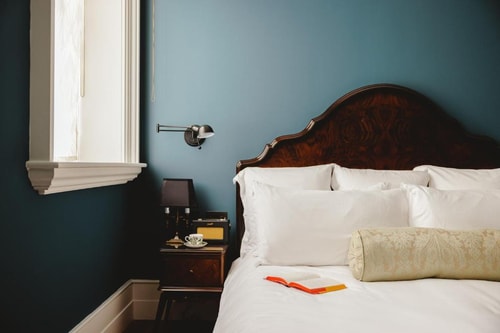 Queen Room Near Browan Solicitors Limited LON 2 Luxury Bookings