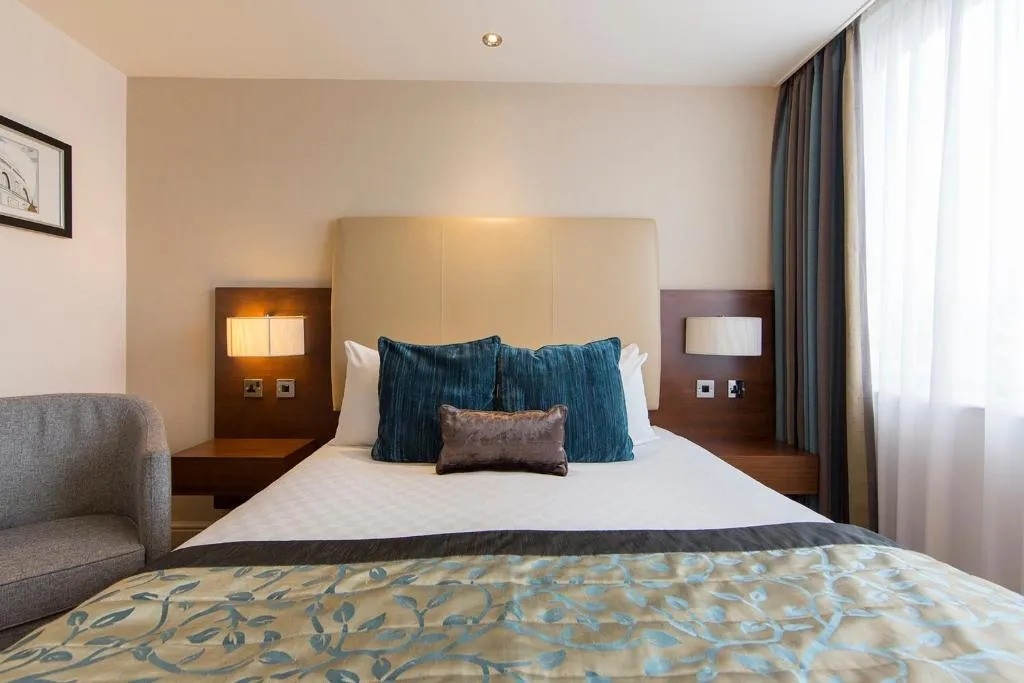 Standard Double Room Near Sainsbury Wing LON Luxury Bookings