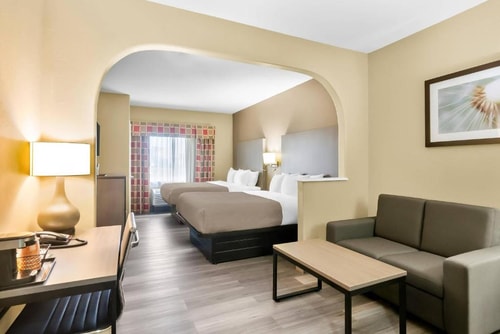Queen Suite Near JVC Family Medicine HOU 6 Luxury Bookings