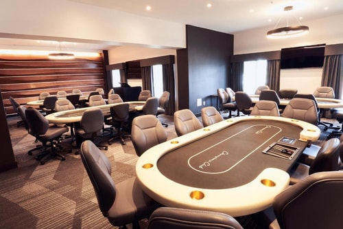 Standard King Room Near Arthur Storey Park HOU 11 Luxury Bookings