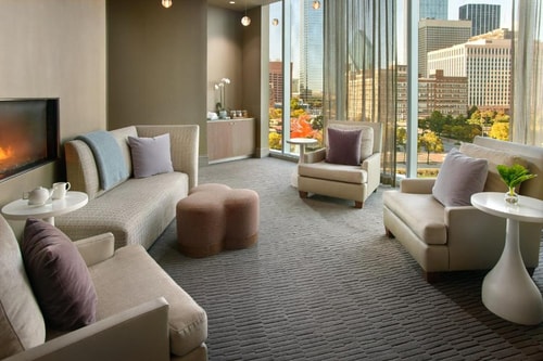 Queen Room Near Dallas Convention Center DAL 18 Luxury Bookings