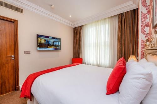 Queen Double Room Near Gloucester Park LON 1 Luxury Bookings