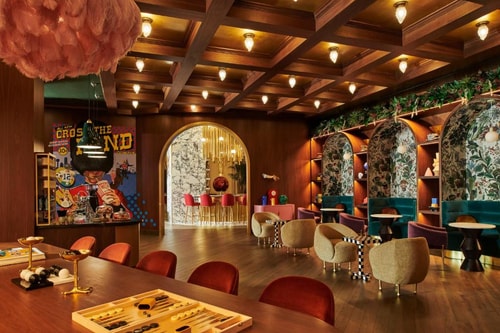 King Room Near Blue Print Showroom DAL 16 Luxury Bookings