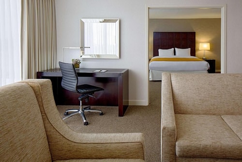 King Room Near Lakewood Church HOU 2 Luxury Bookings