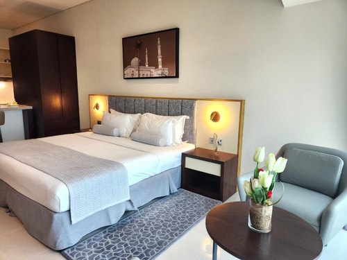 Premier Studio Apartment Near WTC Metro Station 2 Luxury Bookings