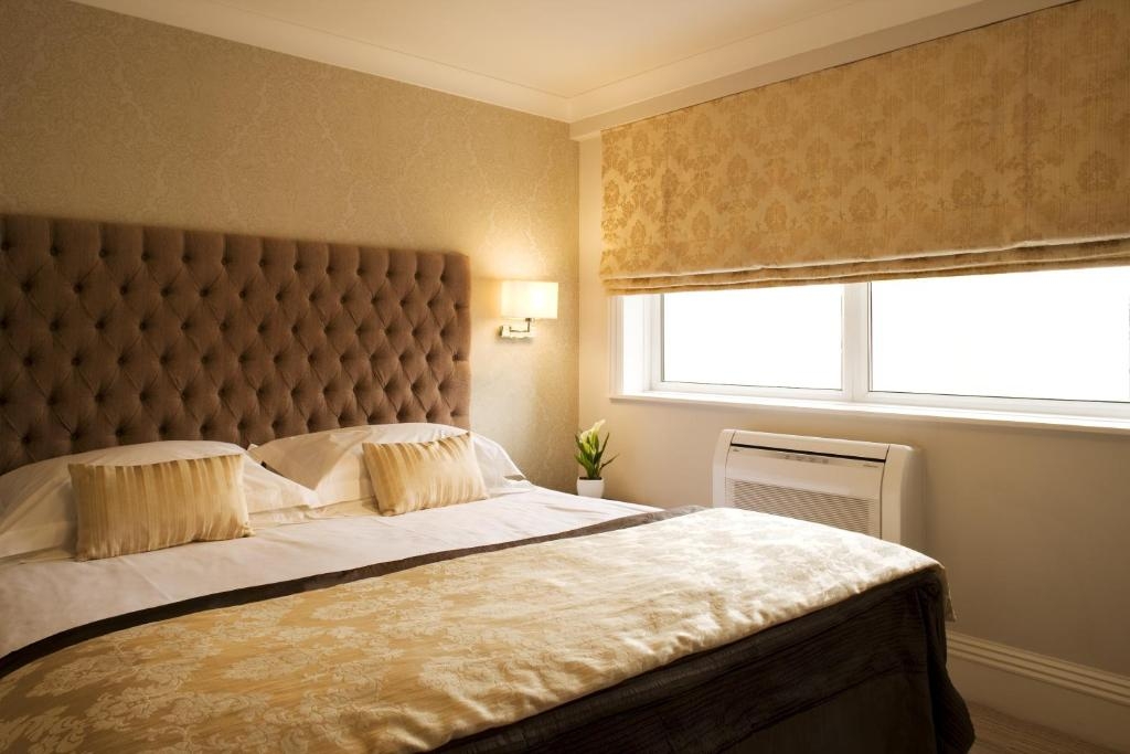 Standard 3 Bedroom Apartment Near Knightbridge LON Luxury Bookings