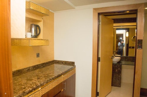 Standard Room Near Salah Al Din Metro Station 2 Luxury Bookings