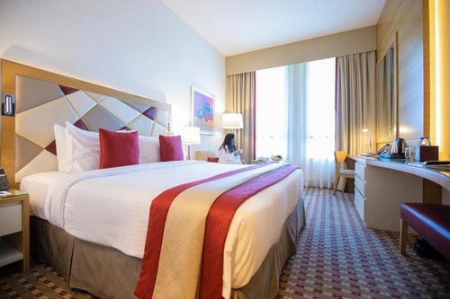 Classic King Room Near Al Nasr Leisureland 4 Luxury Bookings