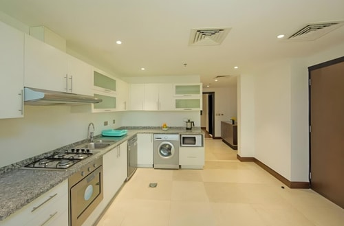 4 Bedroom Apartment Near Al Badaa Health Center 13 Luxury Bookings