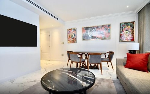 1 Bedroom Deluxe Apartment Near Barclays Bank LON 10 Luxury Bookings