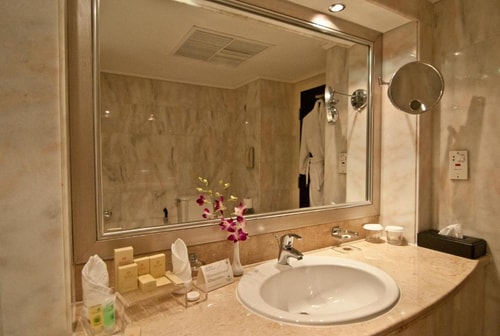 One Bedroom Executive Suite Near Oasis Cafe 8 Luxury Bookings