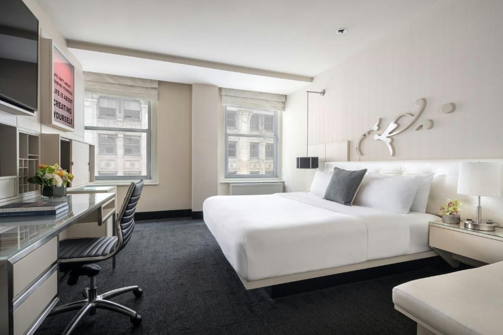 Cozy King Room Near Skydeck Chicago CHI Luxury Bookings