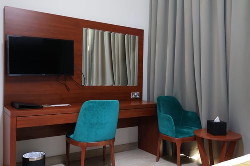 One Bedroom Apartment Near Baniyas Brands 3 Luxury Bookings