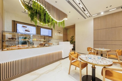 Standard King Or Twin Room Near Regina Tower JVC 11 Luxury Bookings