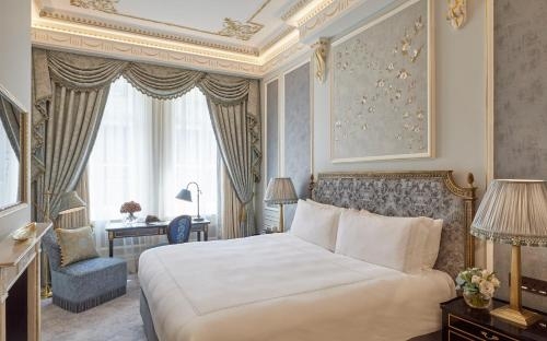 Superior Room Near Grosvenor Square London LON Luxury Bookings