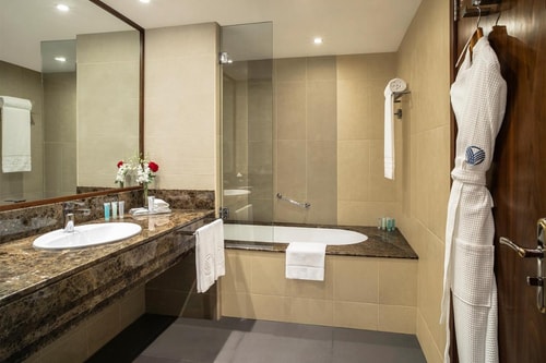 Guest King Or Twin Room Near Al Ghazal Center 4 Luxury Bookings