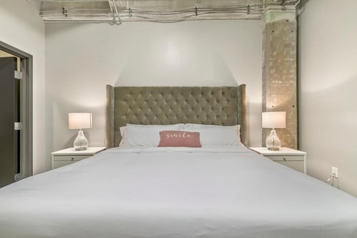 One Bedroom Near Akard Plaza DAL 1 Luxury Bookings